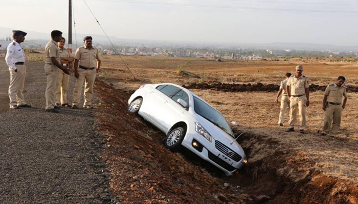 पोलिस महानिरीक्षक विश्वास नांगरे-पाटील यांच्या गाडीला अपघात