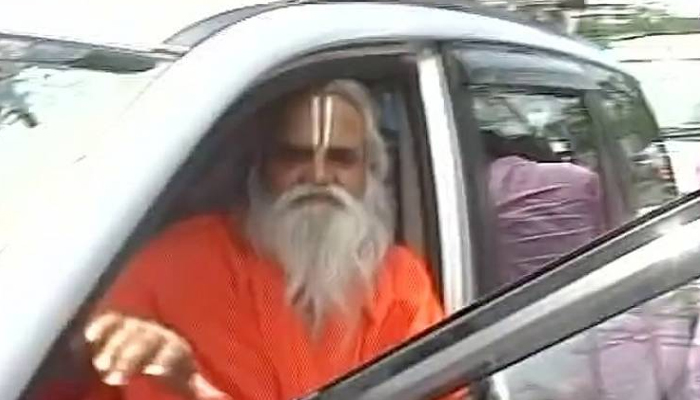 बाबरी मशीद प्रकरणी रामविलास वेदांतीसह पाचजण न्यायालयात शरण