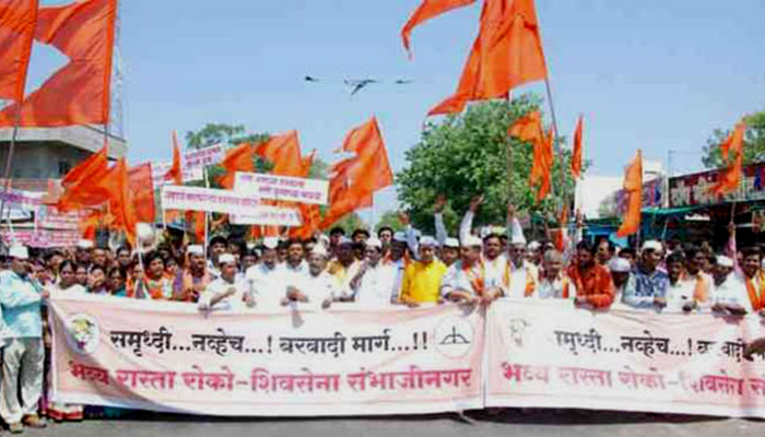 समृद्धी महामार्गाच्या विरोधात शिवसेनेचा रास्तारोको