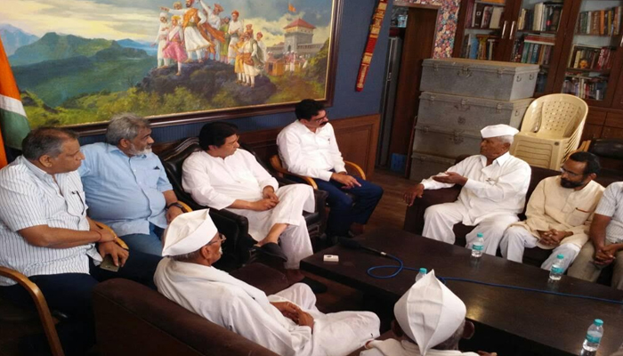 शेतकऱ्यांच्या विनंतीवरून राज ठाकरे पुणतांब्याला जाणार?