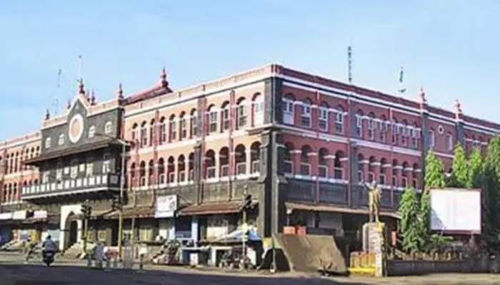 कोल्हापूर महापालिकेत राडा, सत्ताधारी-विरोधक भिडले