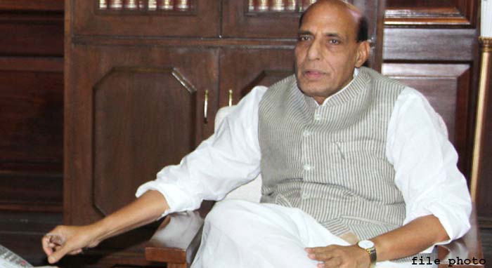 गृहमंत्री राजनाथ सिंह यांच्या पायाला फ्रॅक्चर