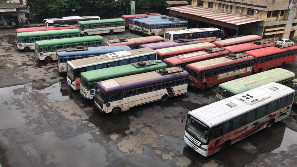 एसटी कर्मचा-यांच्या संपाचा राज्यातील प्रवाशांना फटका, अनेक ठिकाणी वाहतूकसेवा ठप्प !