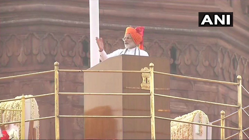 लष्करात काम करणा-या महिलांसाठी पंतप्रधान मोदींची मोठी घोषणा ! लष्करात काम करणा-या महिलांसाठी पंतप्रधान मोदींची मोठी घोषणा !