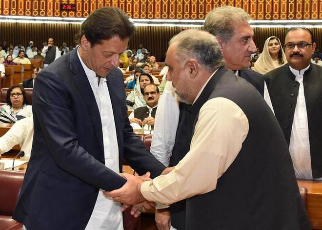 पाकिस्तान – इम्रान खान यांनी सिद्ध केलं बहूमत, उद्या पंतप्रधानपदाचा शपथविधी सोहळा !