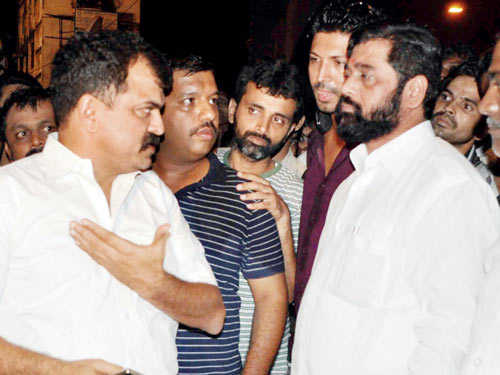 ठाण्यात शिंदे – आव्हाड जवळीक वाढली,  लोकसभेला कल्याण, ठाण्यामध्ये सेटिंग होणार ?