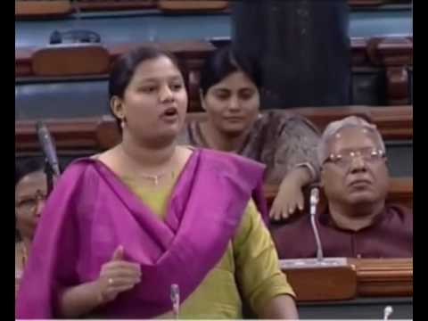 हीना गावित यांच्या गाडीवर हल्ला करणं पडलं महागात, चार जणांवर अॅट्रोसिटीचा गुन्हा दाखल ! हीना गावित यांच्या गाडीवर हल्ला करणं पडलं महागात, चार जणांवर अॅट्रोसिटीचा गुन्हा दाखल !