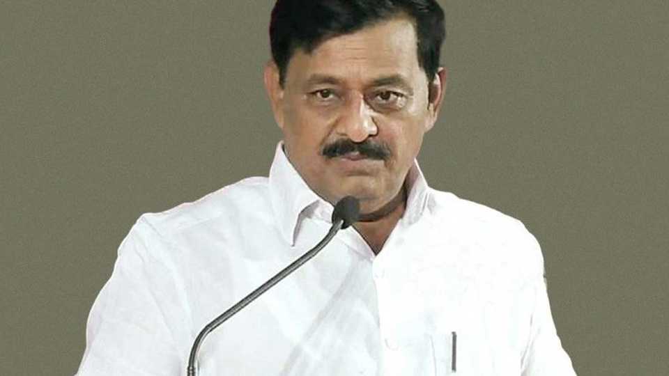 …तर संचालक मंडळ बरखास्त करा, शेतक-यांसाठी सुभाष देशमुख यांचे निर्देश ! …तर संचालक मंडळ बरखास्त करा, शेतक-यांसाठी सुभाष देशमुख यांचे निर्देश !