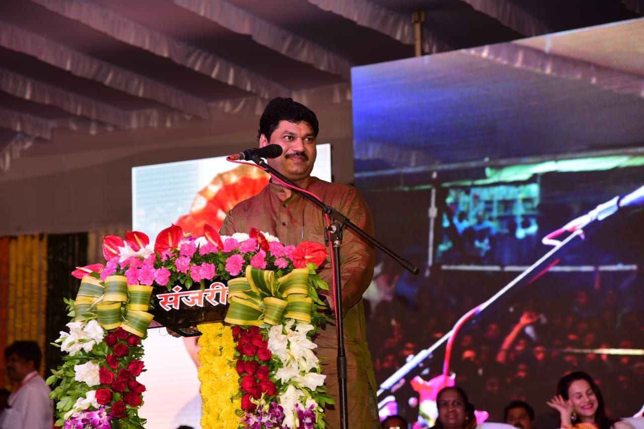 धनंजय मुंडेंचा शेरोशायरीद्वारे सरकारला टोला ! पाहा व्हिडीओ