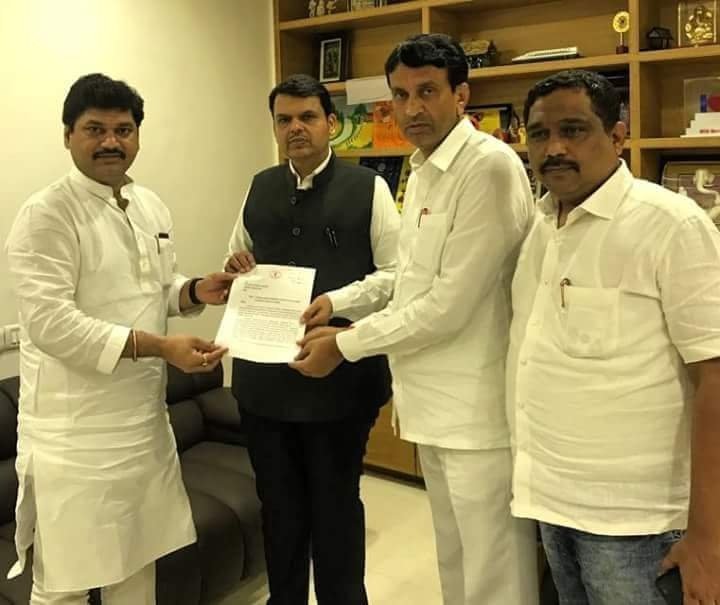 मराठवाड्यात कोरडा दुष्काळ जाहीर करा, धनंजय मुंडेंची मुख्यमंत्र्यांकडे मागणी !