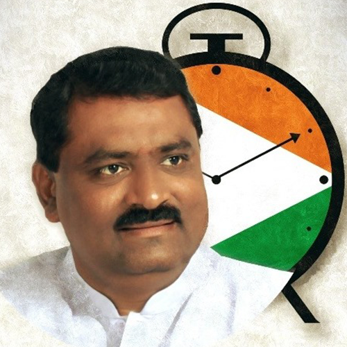 धनंजय मुंडेंच्या हातात नारळ द्या, सुरेश धस यांची शरद पवारांकडे मागणी !