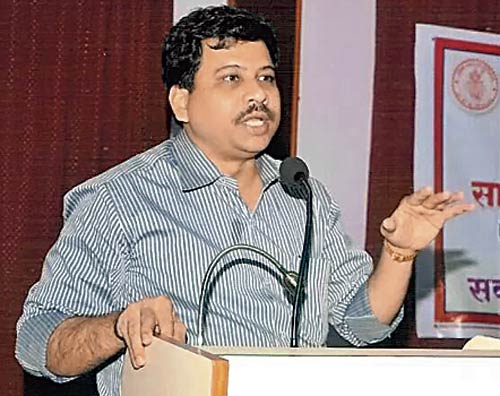 डीजेच्या मुद्यावरुन दीपक पवार यांची राज ठाकरे यांच्यावर जोरदार टीका !