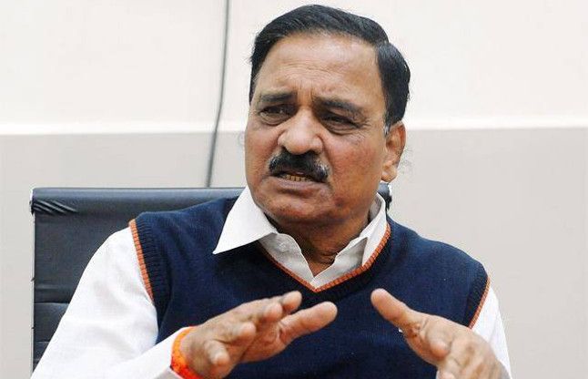 संजय राऊत निलंबीत, दिवाकर रावतेंची कठोर कारवाई ! संजय राऊत निलंबीत, दिवाकर रावतेंची कठोर कारवाई !