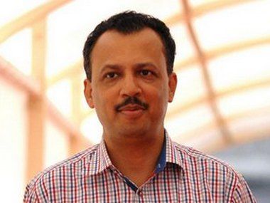 पक्षाच्या सचिवपदी नियुक्ती झाल्यानंतर मिलिंद नार्वेकरांची शक्तीप्रदर्शनाची गाडी सुसाट !