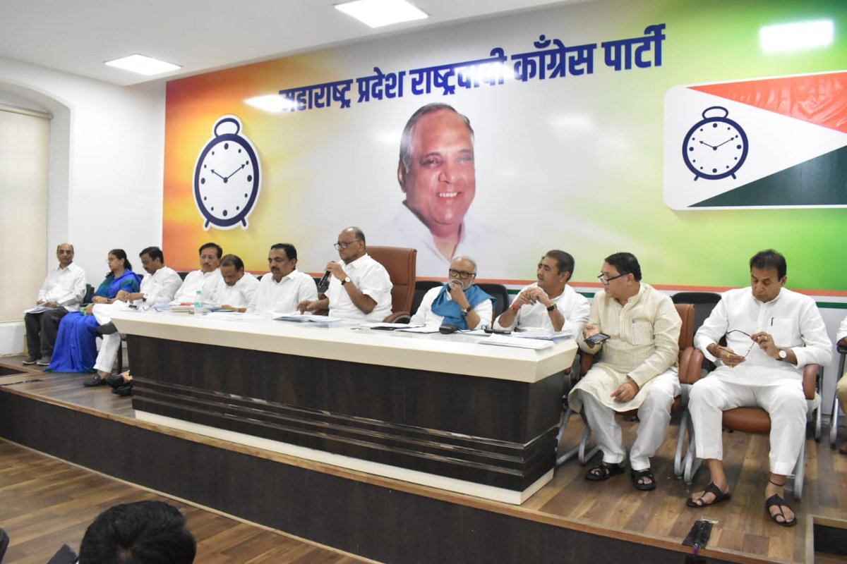 शरद पवार यांनी निवडणूक लढवावी का ?, छगन भुजबळ यांची प्रतिक्रिया !