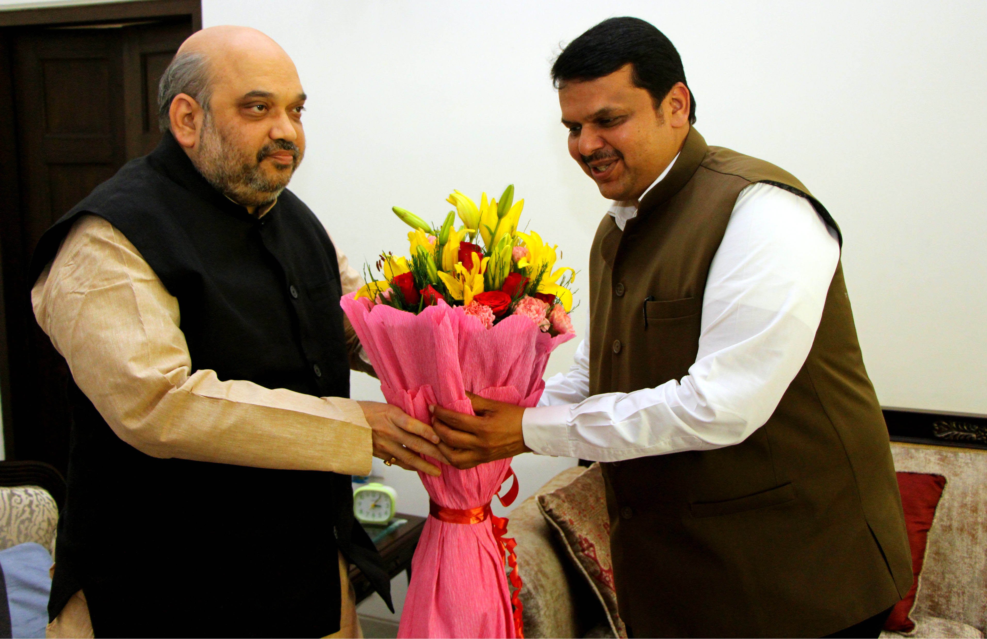 मंत्रिमंडळ विस्ताराबाबत मुख्यमंत्री, अमित शाहांमध्ये बैठक, नाराज शिवसेनेला देणार महत्त्वाची खाती ?