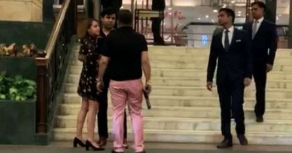 महिलांच्या शौचालयात जाऊ दिले नाही म्हणून माजी खासदाराच्या मुलाचा राडा, युवतीवर रोखला पिस्तूल !