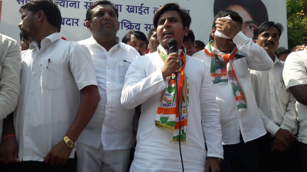 उस्मानाबाद – पेट्रोल, डीझेल दरवाढीविरोधात युवक काँग्रेसचा मोर्चा !