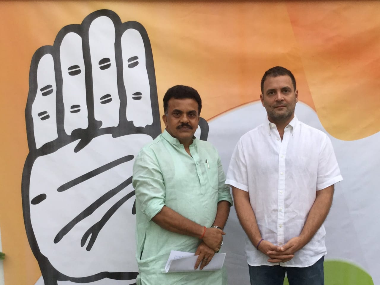 त्यासाठी निरुपम यांनी घेतली राहुल गांधींची भेट ?