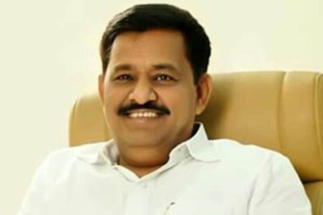 मराठा तरुण सुभाष देशमुखांना म्हणाले आमचं बारावं घालायला आलात का ?