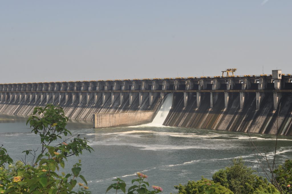 उजनी धरणावर 1000 मेगा वॅट तरंगत्या सौरप्रकल्पासाठी महावितरण कंपनीच्या निविदा प्रक्रियेला सुरुवात !