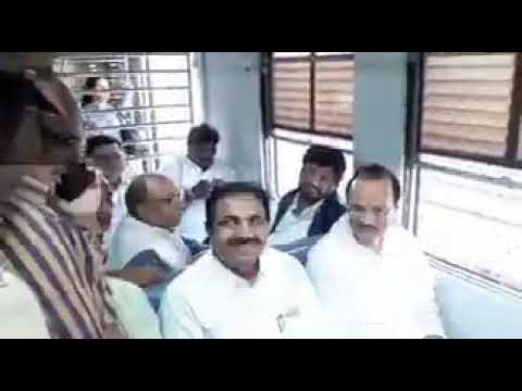 मुंबई – अजित पवारांसह राष्ट्रवादीच्या नेत्यांनी केला लोकल रेल्वेनं प्रवास ! VIDEO