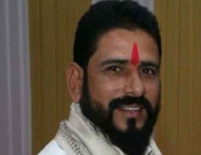 त्यामुळे शिवसेना नेत्याला कंटेनरखाली चिरडले, सुरेश कालगुडे यांच्या मृत्यूप्रकरणी धक्कादायक माहिती उघड ! त्यामुळे शिवसेना नेत्याला कंटेनरखाली चिरडले, सुरेश कालगुडे यांच्या मृत्यूप्रकरणी धक्कादायक माहिती उघड !