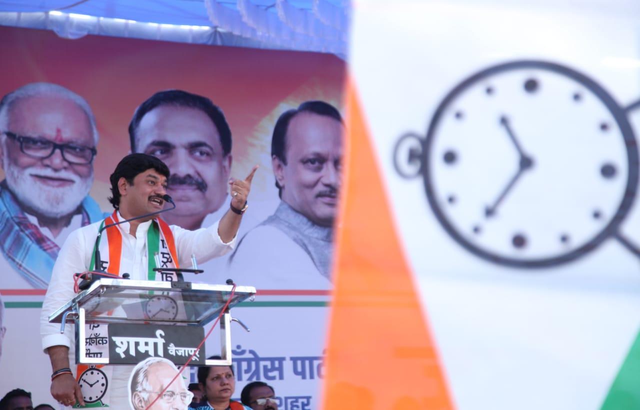 नायक सिनेमातील कारस्थानी जोडी म्हणजे मोदी-शहा – धनंजय मुंडे