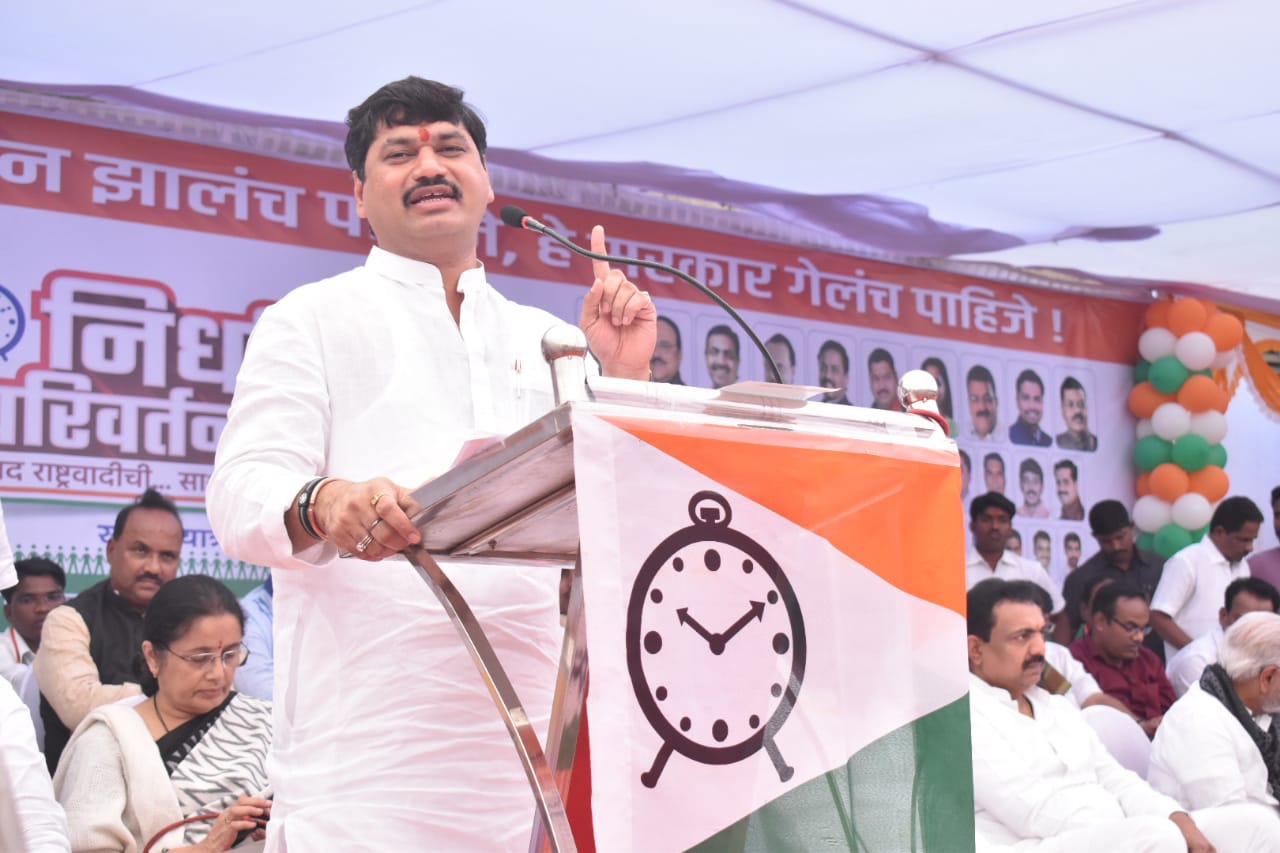 ‘खातो नत्थी, खावा देतो नत्थी’ म्हणत मोदींनी संपूर्ण देशाला गंडवलं – धनंजय मुंडे