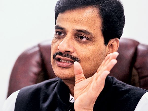 डान्सबारबाबत सुप्रीम कोर्टानं दिलेल्या निर्णयावर गृहराज्यमंत्री रणजीत पाटील यांची प्रतिक्रिया !