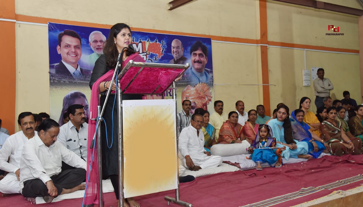 धांगडधिंगा करण्यापेक्षा सीएम चषक स्पर्धांमुळे शहरातील सांस्कृतिक चळवळ सुदृढ – पंकजा मुंडे