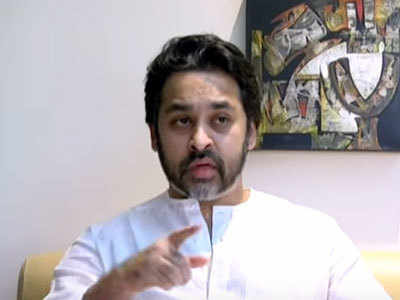 छोटा पेंग्विन खूश असेल – निलेश राणे