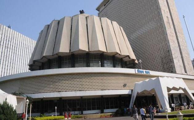 विधिमंडळाचे अधिवेशन स्थगित, अधिवेशन गुंडाळणे म्हणजे पळपुटेपणा -जितेंद्र आव्हाड विधिमंडळाचे अधिवेशन स्थगित, अधिवेशन गुंडाळणे म्हणजे पळपुटेपणा -जितेंद्र आव्हाड