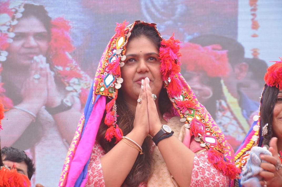 बीड – येडशी ते औरंगाबाद या २११ किमीच्या महामार्गाचे लोकार्पण,राष्ट्रवादीने बारा किमीचा तरी रस्ता केला का ? – पंकजा मुंडे