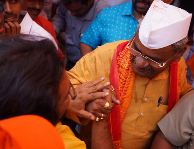 अमोल कोल्हे आणि आढळराव पाटील समोरासमोर येतात तेंव्हा…