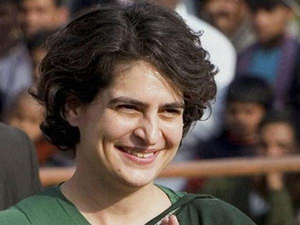 प्रियंका गांधी निवडणुकीच्या मैदानात, ‘या’ मतदारसंघातून लढवणार निवडणूक ! प्रियंका गांधी निवडणुकीच्या मैदानात, ‘या’ मतदारसंघातून लढवणार निवडणूक !