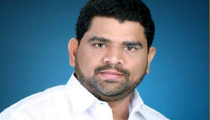 उद्धव ठाकरेंपेक्षा बाळासाहेबांनीच राणेंना पक्षातून दूर केलं – वैभव नाईक