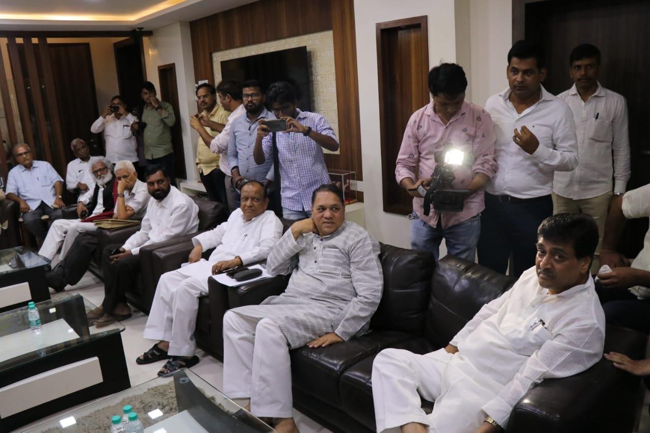 काँग्रेस, राष्ट्रवादी व मित्रपक्षांच्या महाआघाडीची संयुक्त बैठक, ‘या’ विषयावर महत्त्वपूर्ण चर्चा !