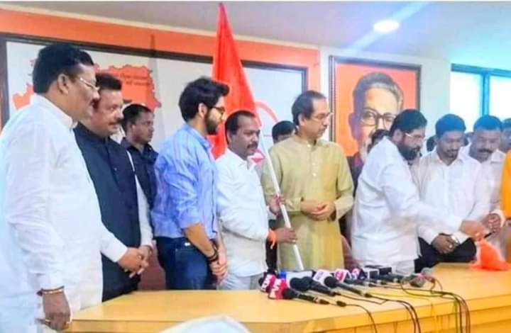 राष्ट्रवादीचे आमदार पांडूरंग बरोरा यांच्यासह काँग्रेसच्या ‘या’ दोन नेत्यांचा शिवसेनेत प्रवेश! राष्ट्रवादीचे आमदार पांडूरंग बरोरा यांच्यासह काँग्रेसच्या ‘या’ दोन नेत्यांचा शिवसेनेत प्रवेश!