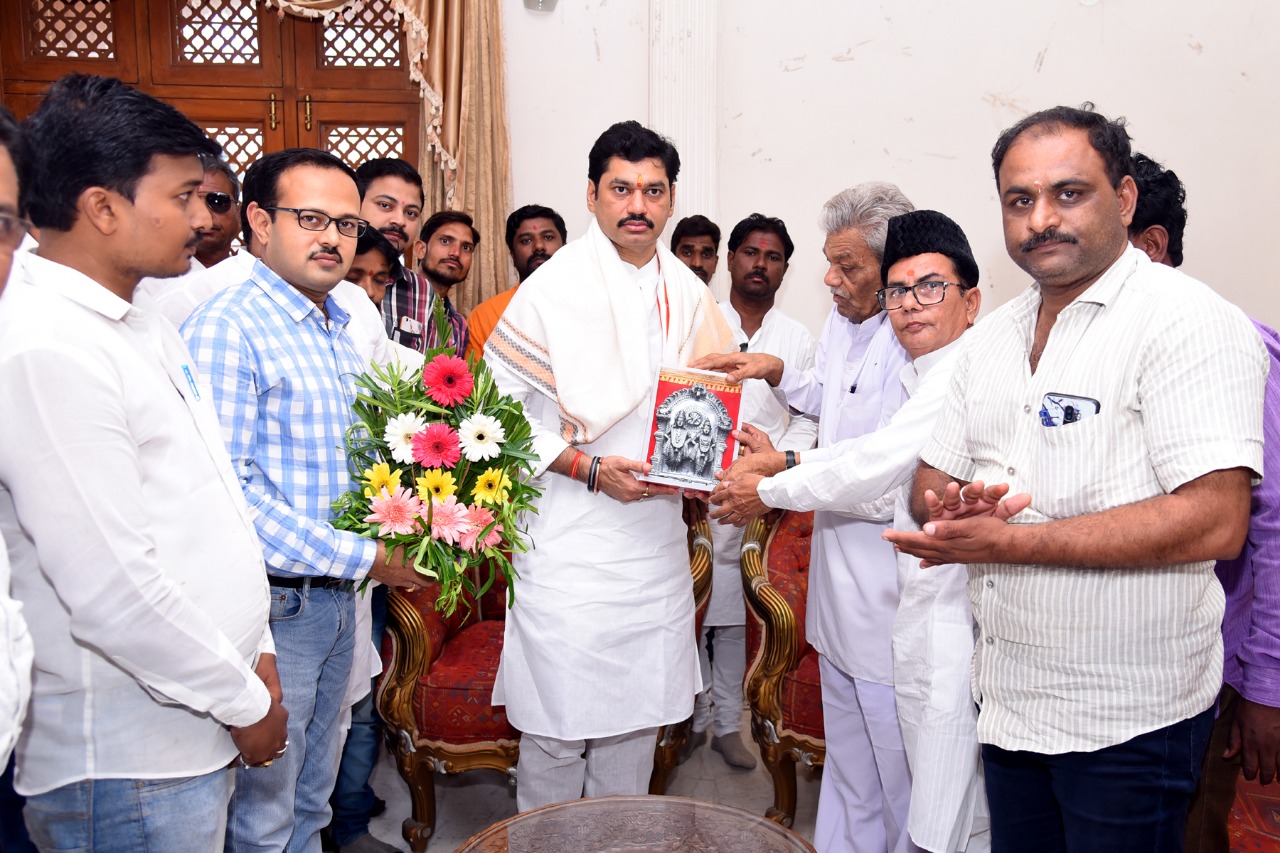 परळी मतदारसंघातील ब्राह्मण समाजासाठी धनंजय मुंडेंकडुन मोठी घोषणा !