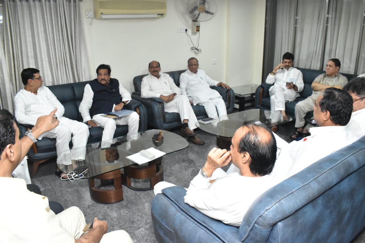 काँग्रेस – राष्ट्रवादीची जागा वाटपाची पहिली बैठक संपली, राष्ट्रवादीने ‘एवढ्या’ जागांचा आग्रह धरला ?