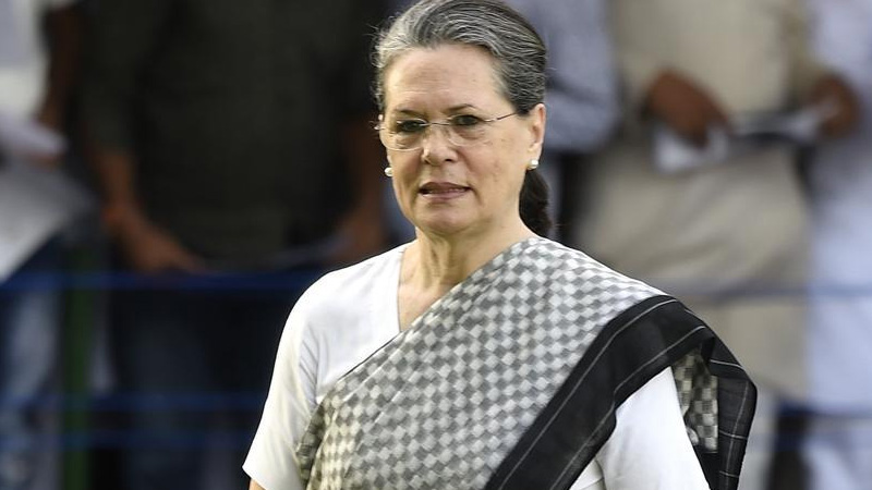 राज ठाकरेंनी घेतली सोनिया गांधींची भेट, आघाडीत सामील होणार?