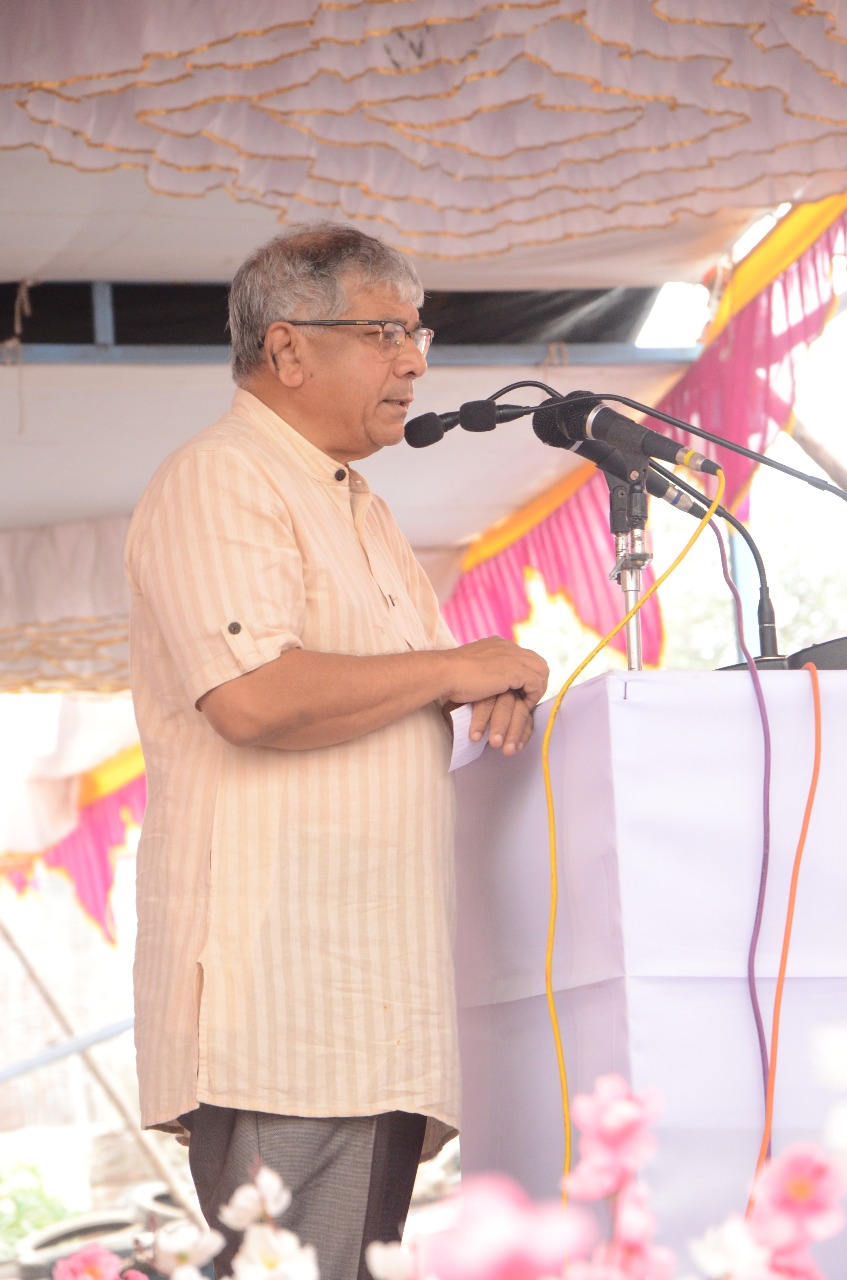 भूम – शेतकऱ्यांना दादागिरीची भाषा करणाऱ्याला सत्तेपासून  बाजूला ठेवा – प्रकाश आंबेडकर