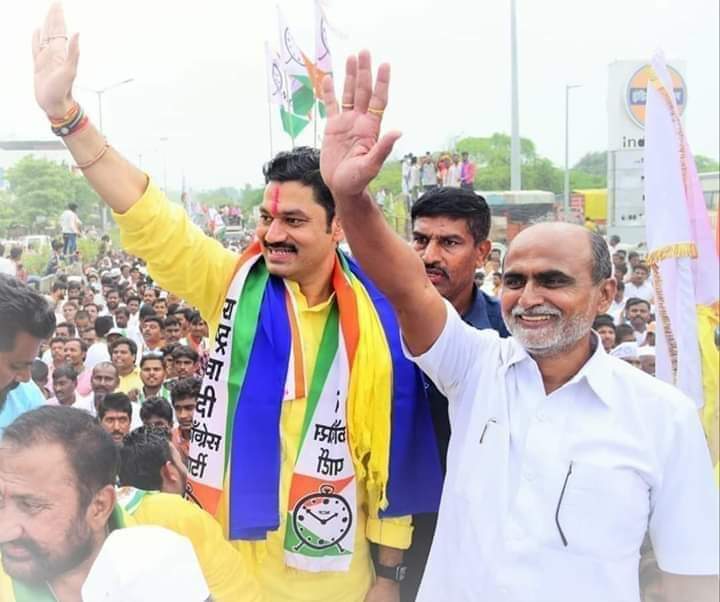 धनंजय मुंडेंनी मानले शरद पवार व महाविकास आघाडीच्या नेत्यांचे आभार ! धनंजय मुंडेंनी मानले शरद पवार व महाविकास आघाडीच्या नेत्यांचे आभार !