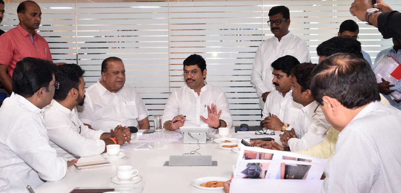 चेंबुरमधील सामाजिक न्याय भवन व एक हजार मुलांच्या शासकीय वसतीगृहाचे बांधकाम सहा महिन्यात पूर्ण करा -धनंजय मुंडे