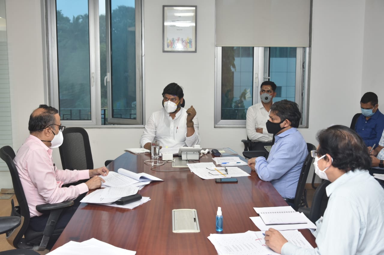 धनंजय मुंडे कोरोना ब्रेकनंतर पुन्हा बॅक टू वर्क, सामाजिक न्याय विभागाच्या मंत्रालयीन कामकाजाचा घेतला आढावा !VIDEO धनंजय मुंडे कोरोना ब्रेकनंतर पुन्हा बॅक टू वर्क, सामाजिक न्याय विभागाच्या मंत्रालयीन कामकाजाचा घेतला आढावा !VIDEO