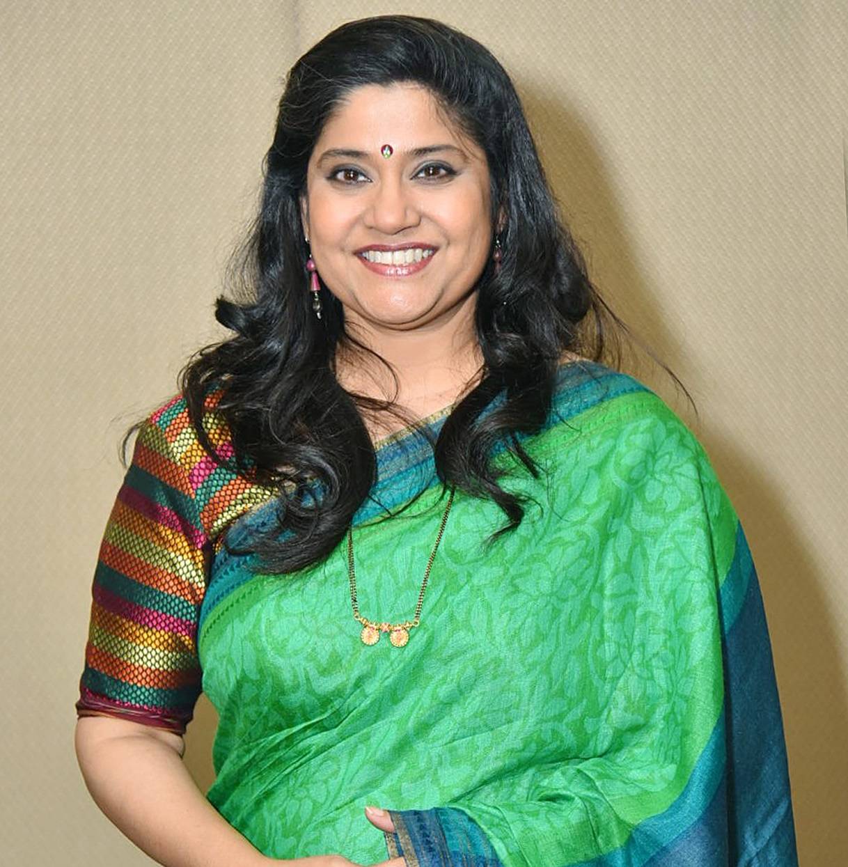 अभिनेत्री रेणुका शहाणे यांचं अमृता फडणवीस यांना जोरदार उत्तर !