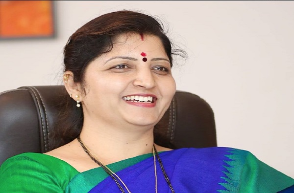 भाजप आमदाराच्या संतापजनक वक्तव्यावर राष्ट्रवादीच्या नेत्या रुपाली चाकणकर यांची जोरदार टीका!