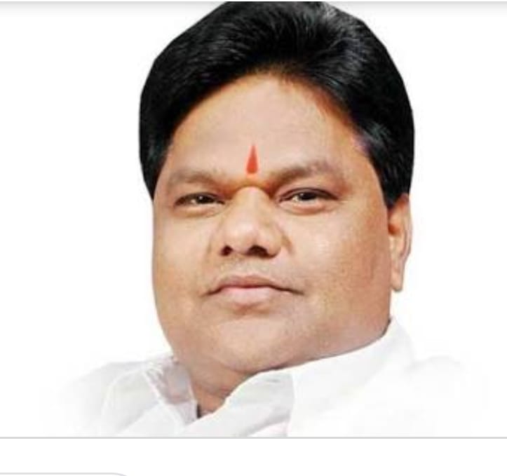 “मंत्रिमंडळात स्थान देणे ही मतदारसंघातील जनतेची जबाबदारी नव्हती, सावंत साहेब हे बरंं नव्हे !”