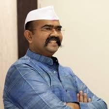 शिवसेना नेत्याकडून भाजप बंडखोर उमेदवाराचा प्रचार